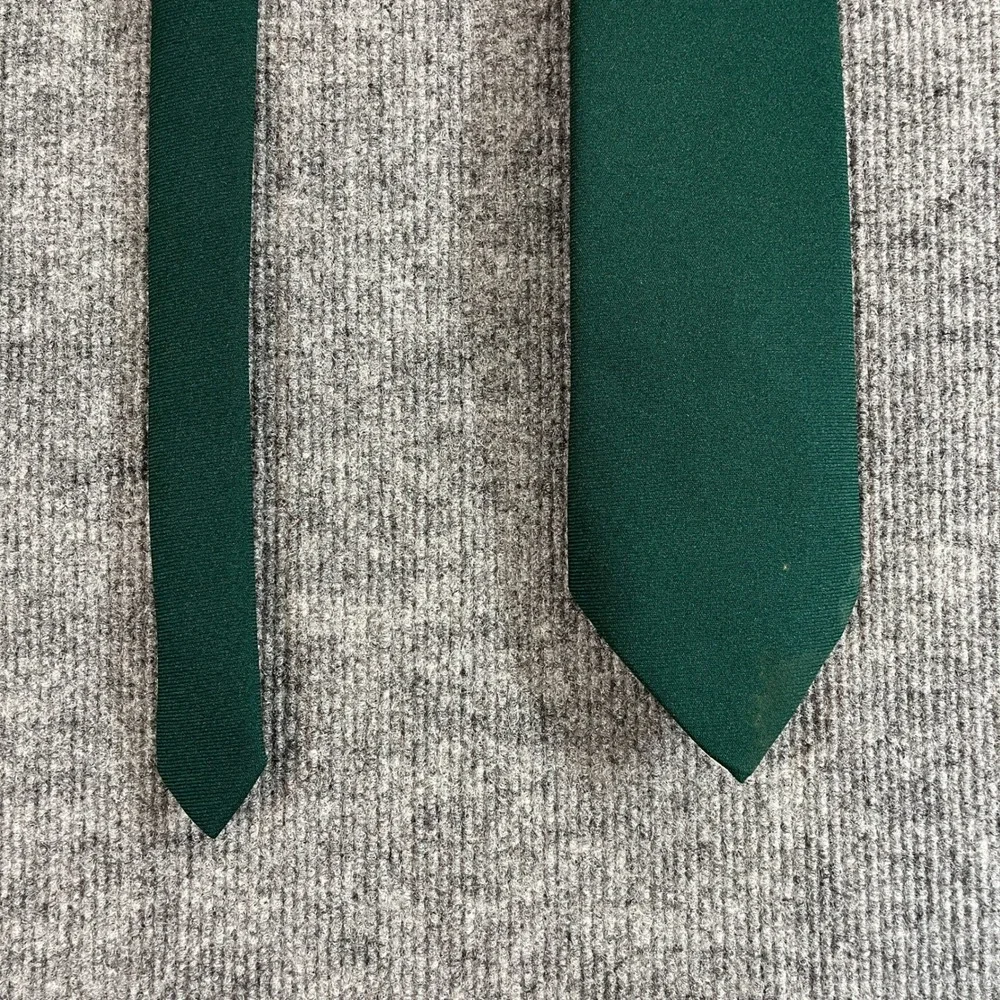 Cabrelli Collection Mens Forest Green Solid Polyester Necktie 54.5 Inch